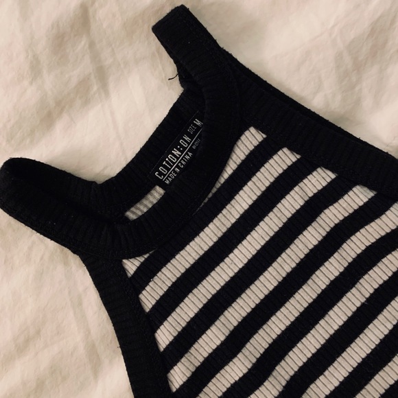 stripped crop top - Picture 2 of 3